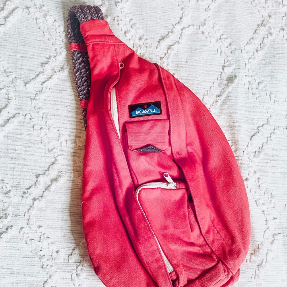 Hot pink KAVU bag